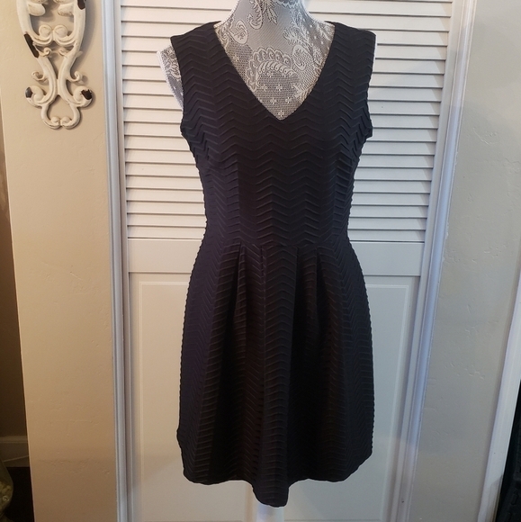 ENFOCUS STUDIO DRESS - Picture 2 of 5
